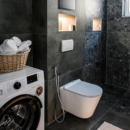 Apartament Andris Ylli & Hojza *