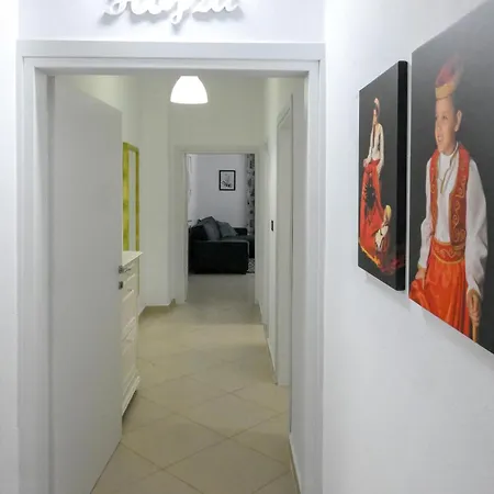 Apartament Andris Ylli & Hojza