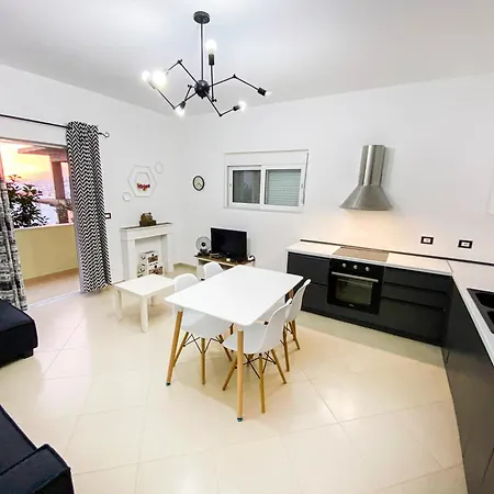 Andris Ylli & Hojza Appartement
