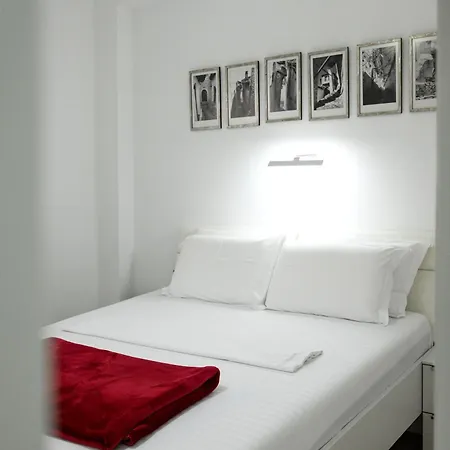 Andris Ylli & Hojza Appartement