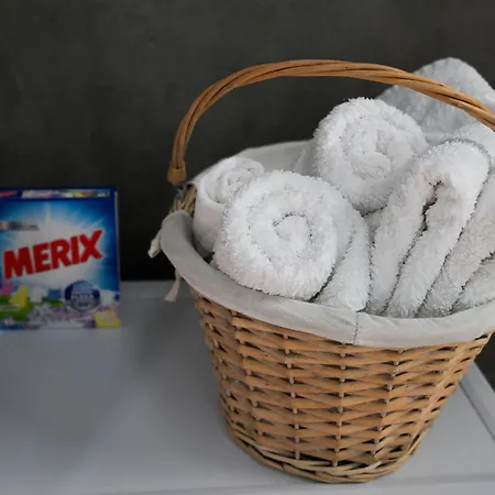 Andris Ylli & Hojza Appartamento