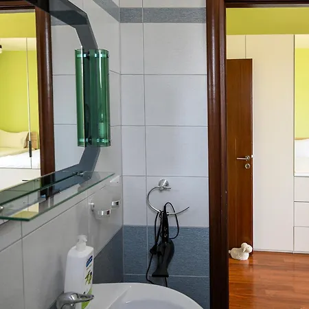 Andris Ylli & Hojza Appartement *