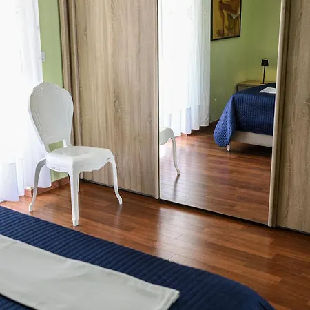 Andris Ylli & Hojza Appartement *