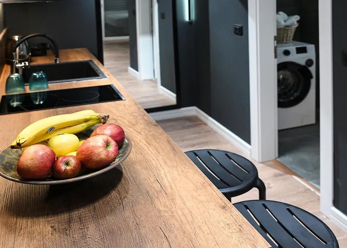 Andris Ylli & Hojza Sarandë