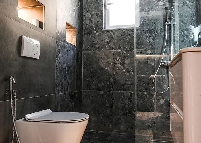 Andris Ylli & Hojza Apartamento