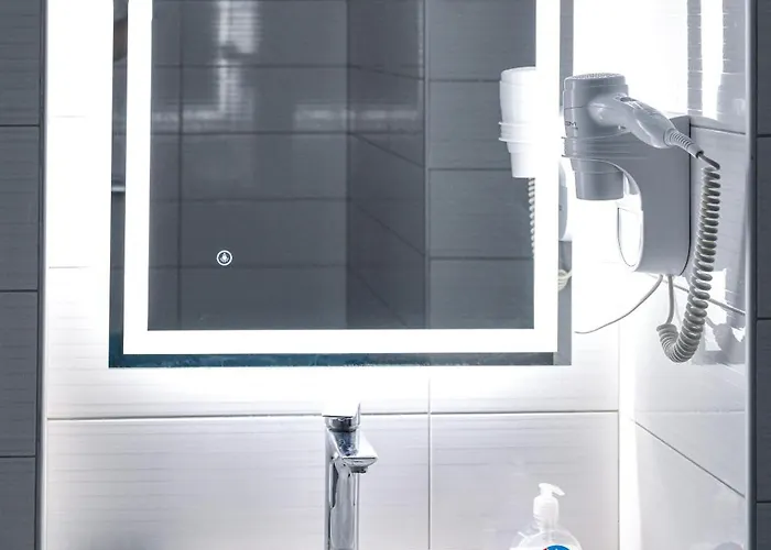 Andris Ylli & Hojza *