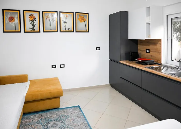 Andris Ylli & Hojza Apartment