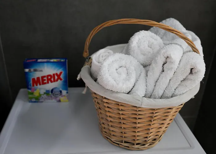 Andris Ylli & Hojza Apartamento